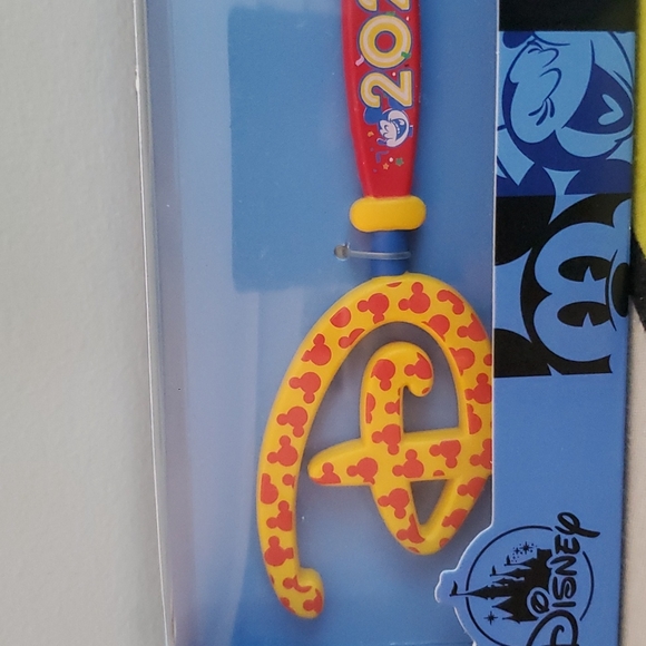 DISNEY Mickey & Minnie Mouse 2021 Key - New in Box - Picture 3 of 5